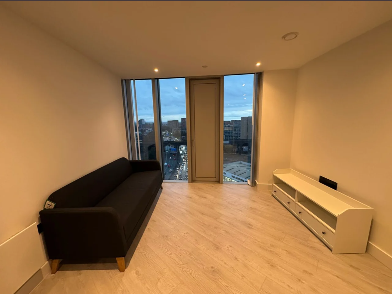 2-Bed Apartment / Salford
